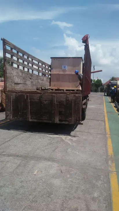 Ekspedisi Jawa Kalimantan: Tarif Pengiriman dan Sewa Truk Terbaru 2025