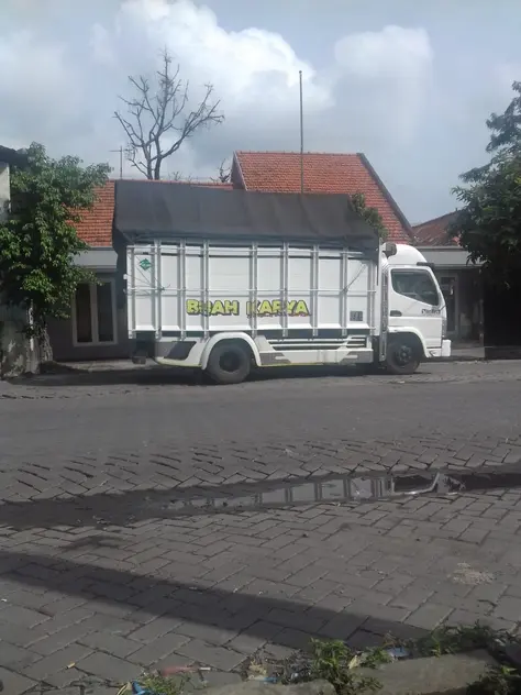 Penyewaan Truk Angkutan Ekspedisi Pengiriaman Barang Tujuan Jakarta Bangkalan, dorong pertumbuhan pusat perdagangan dan pasar rakyat