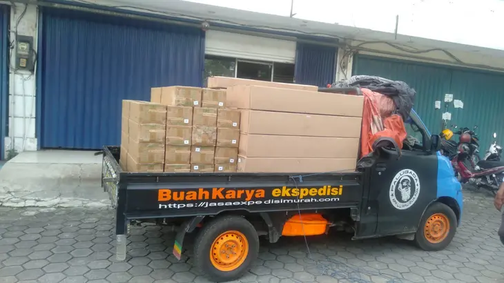 Penyewaan Truk Ekspedisi Rute Bogor Blitar, dorong pertumbuhan distribusi bahan bangunan