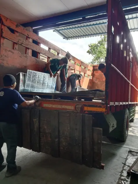 Penyewaan Truk Ekspedisi Rute Jakarta Blitar, mendukung proyek konstruksi dan distribusi bahan bangunan