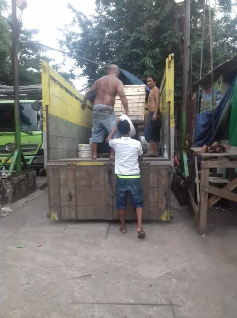 Penyewaan Truk Ekspedisi Rute Karawang Bojonegoro, solusi untuk distributor bahan bangunan