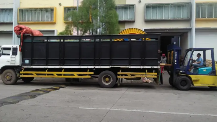 Penyewaan Truk Wing Box Terdekat Jakarta Selatan Untuk Ekspedisi, Pilihan Andal Pengusaha Distribusi Barang