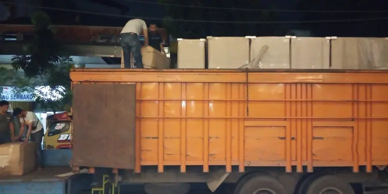 Rental Truk Ekspedisi Tujuan Jakarta Lumajang, bantu lancarkan distribusi garmen