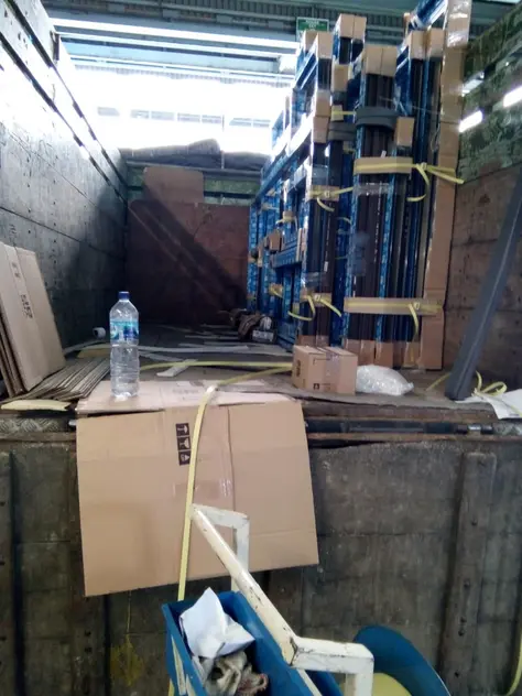 Penyewaan Truk Ekspedisi Tujuan Cikarang Pacitan, mendukung distribusi bahan bangunan dan proyek konstruksi