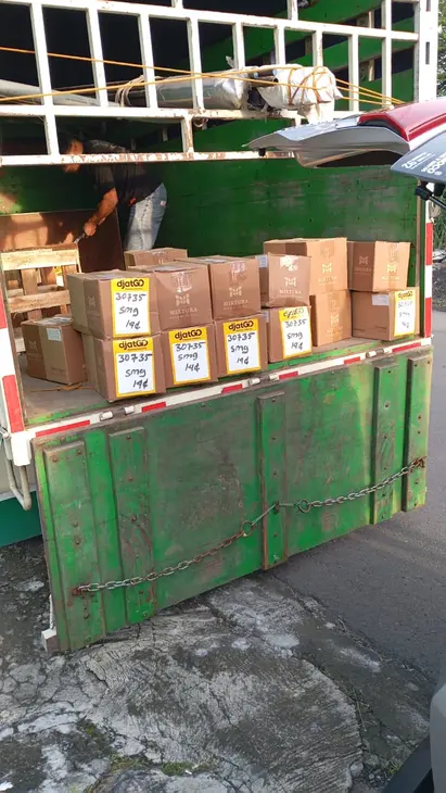 Rental Truk Ekspedisi Rute Jakarta Probolinggo, mendukung distribusi garmen & sepatu