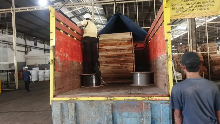 Rental Truk Ekspedisi Rute Karawang Pacitan, mendukung distribusi bahan bangunan