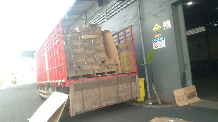 Rental Truk Ekspedisi Rute Tangerang Batu, pas untuk distributor bahan bangunan