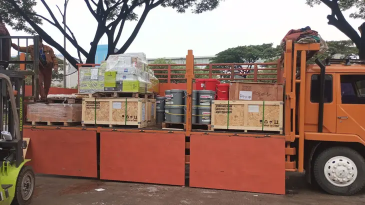 Tips Efektif Sewa Truk Angkutan Barang, mendukung distribusi garmen & sepatu