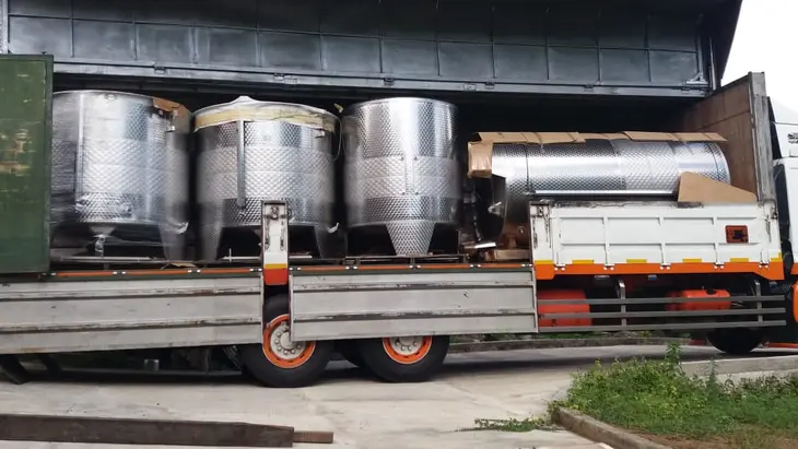 Rental Truk Ekspedisi Tujuan Jakarta Demak