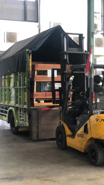 Jasa Sewa Truk Ekspedisi Jakarta Timur – Padang